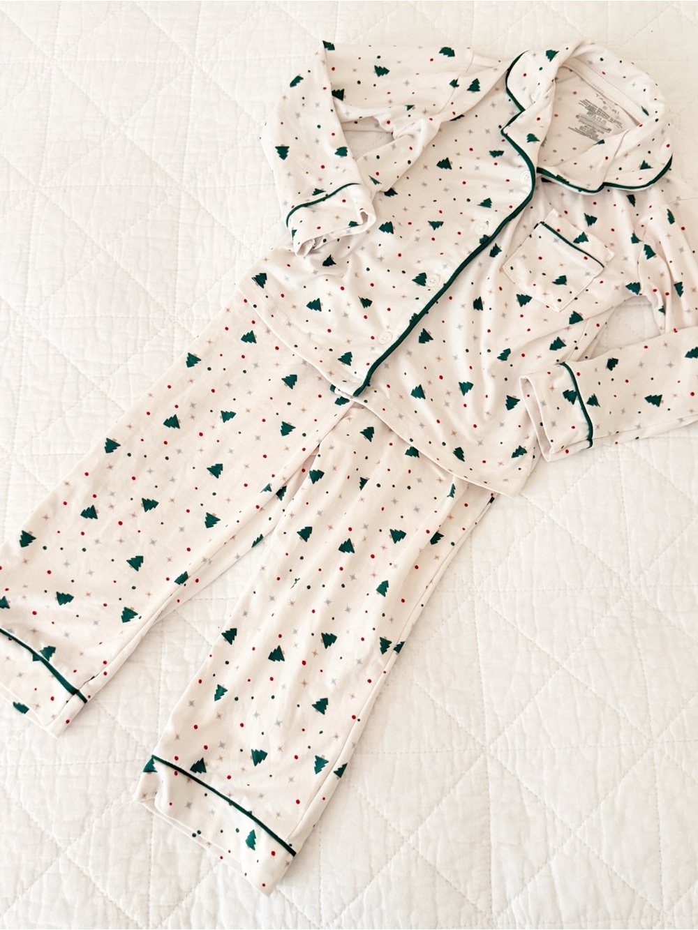 Tahari 3T White Kids Pajama Set with Green Tree Print